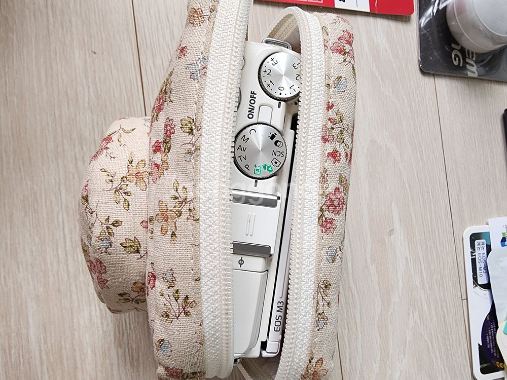 캐논 EOS M3 미러리스 카메라 +단렌즈+배터리2+필--8