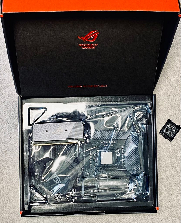 (판매완료)정품 i9-9900k 및 Asus--7