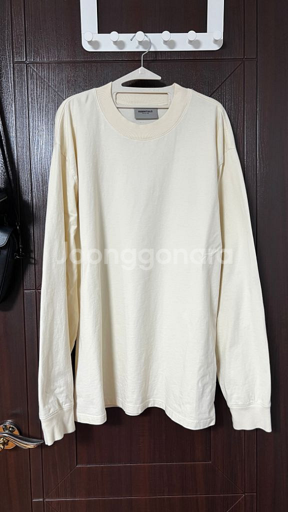 택포)Essentials 에센셜 롱슬리브 티셔츠 크림--1