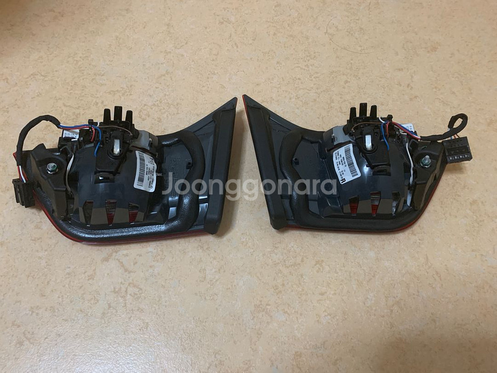 BMW 428i (F32) 정품 테일램프 팝니다.--3