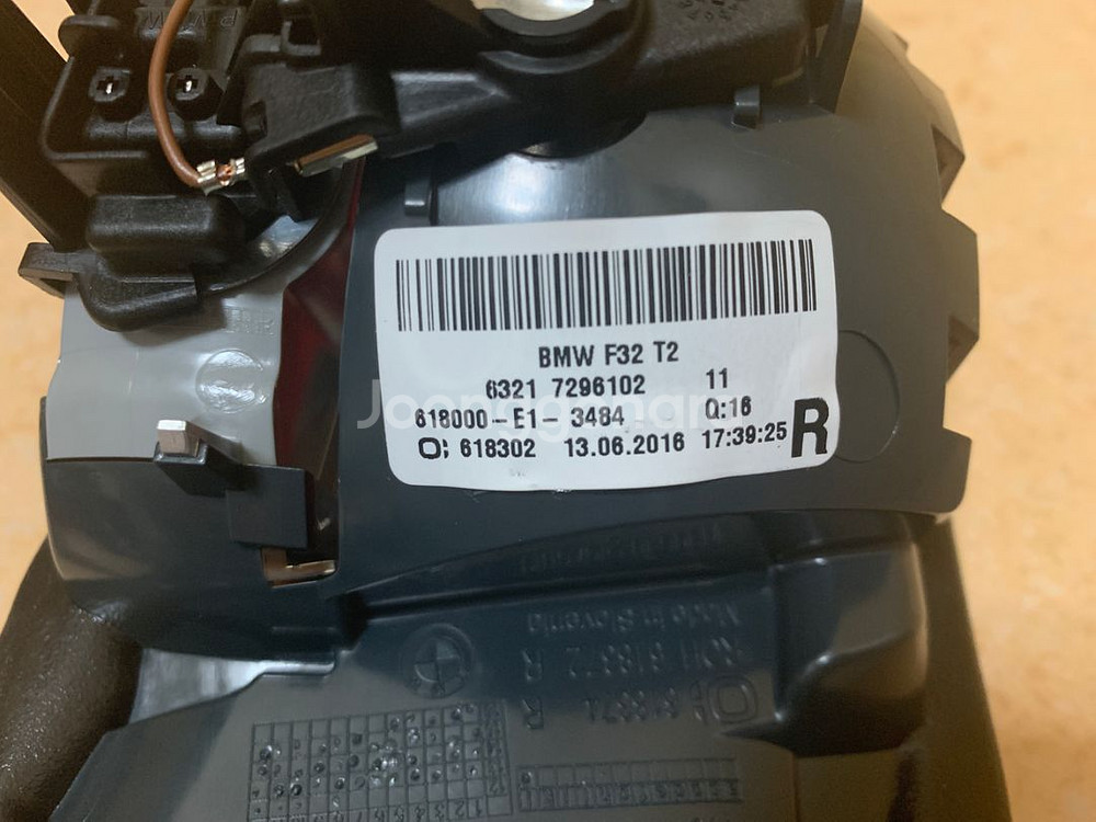 BMW 428i (F32) 정품 테일램프 팝니다.--6