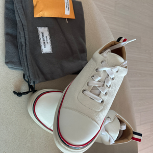 톰브라운 스니커즈 Thom Browne sneakers