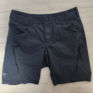 아크테릭스 STOWE Short 9.5 Black 32