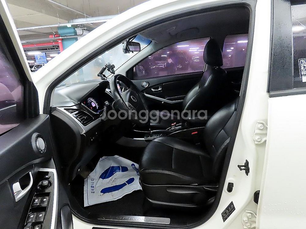 @14년식 뉴 코란도C 2.0 AWD 어드벤처 에디션--5