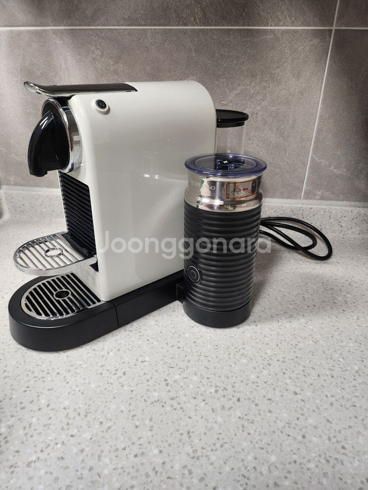 네스프레소 캡슐커피머신 시티즈앤밀크 d123--3