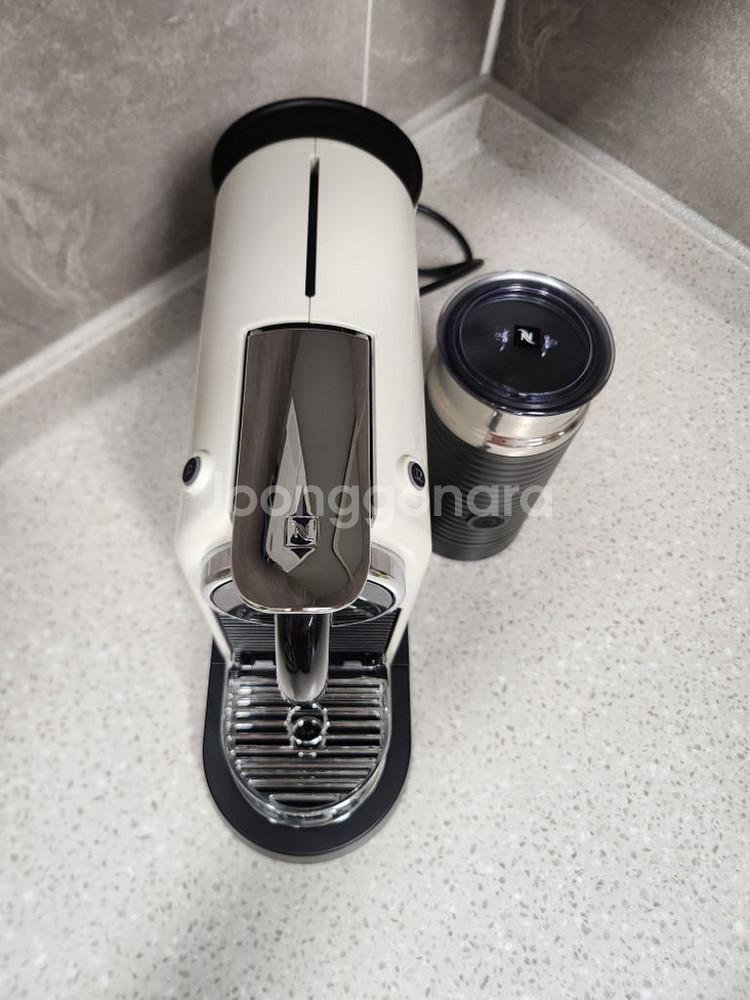 네스프레소 캡슐커피머신 시티즈앤밀크 d123--5