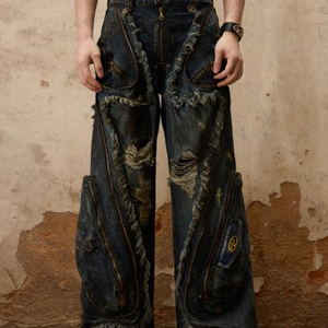 ALIENS DIRTY RIPPED DENIM JEAN