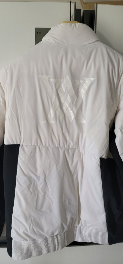 어뉴 구스 바람막이 점퍼--4