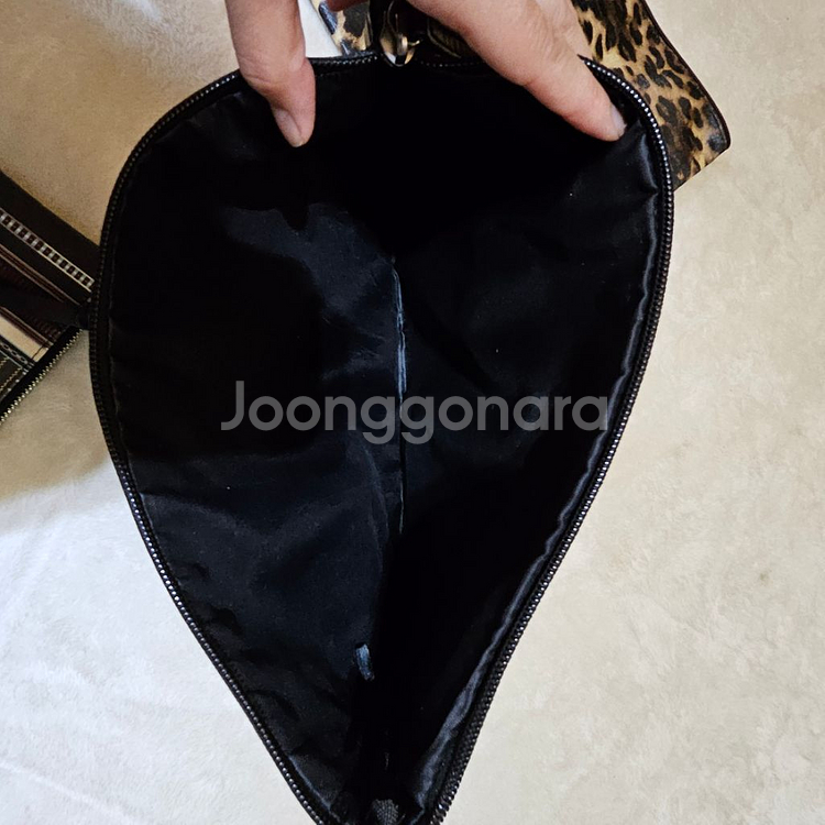 중고 상태 깨끗 상세설명참고 클러치 (브랜드)--8