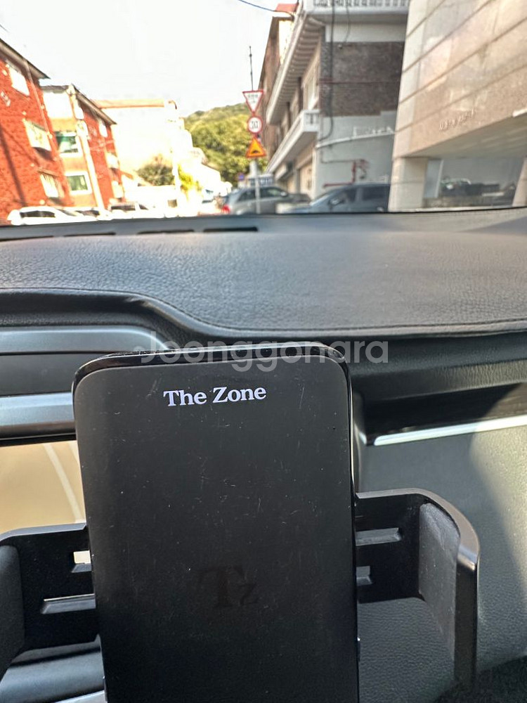 차량용 무선 충전기 팝니다--6