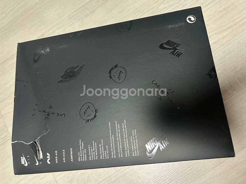 조던1 트래비스스캇 블랙팬텀 265 팝니다--2