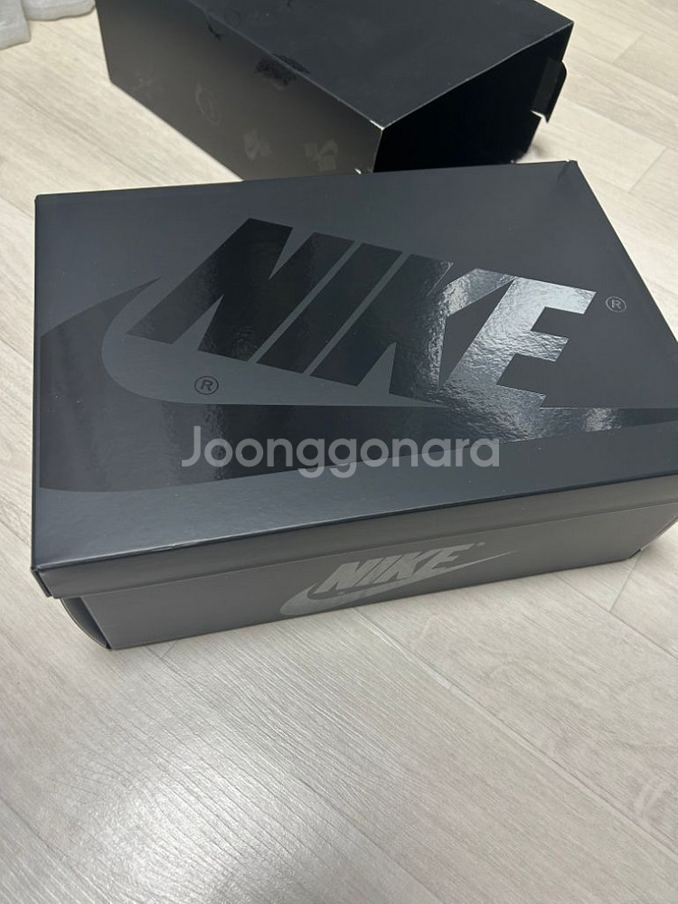 조던1 트래비스스캇 블랙팬텀 265 팝니다--3