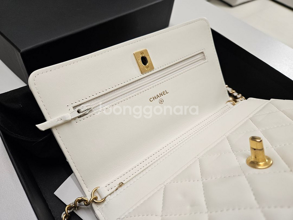 샤넬 골드볼 WOC 화이트 AP1450--5