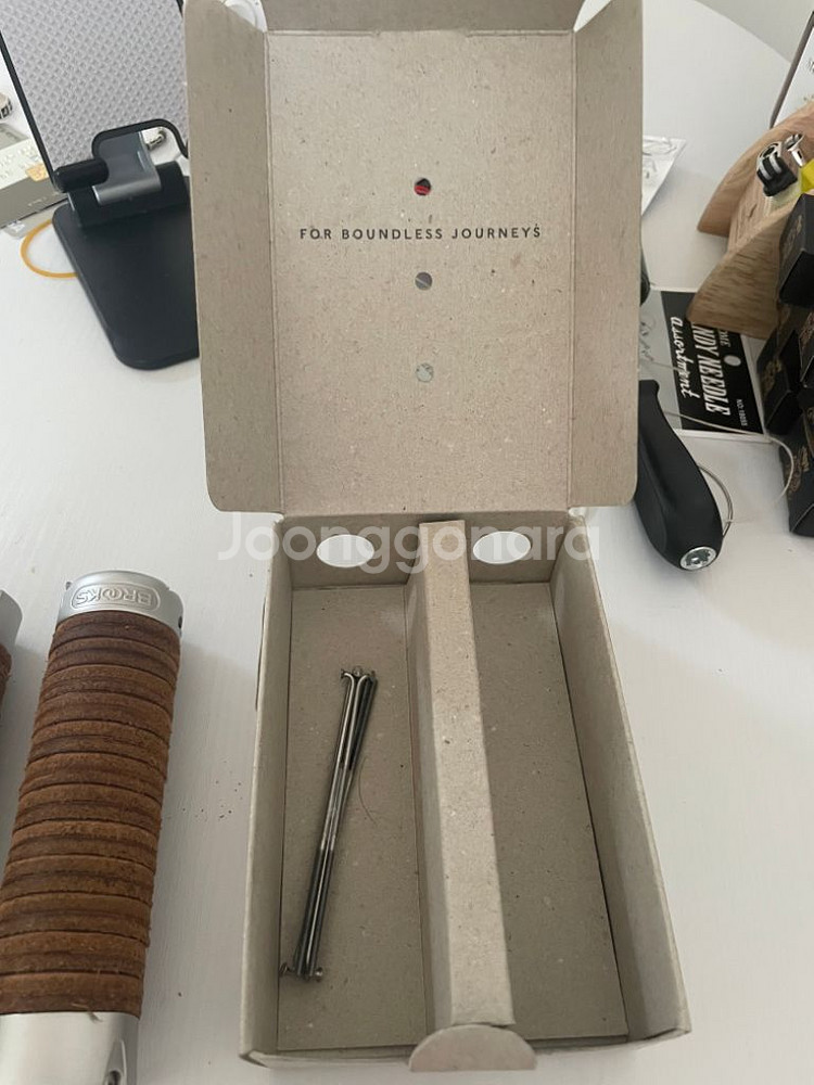 브룩스 플럼프 레더 그립 브라운--1