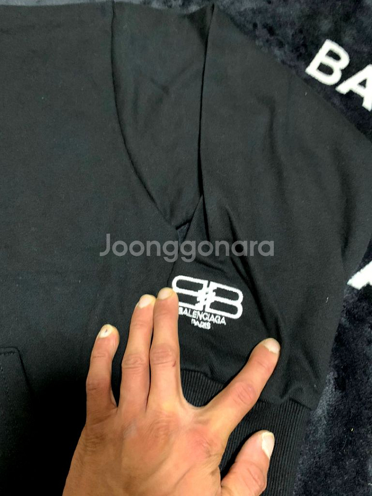 F)발렌시아가 블랙 후드 전면빅로고 후드티 검흰 범고래--3