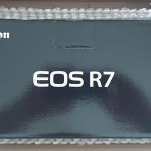 eos r7