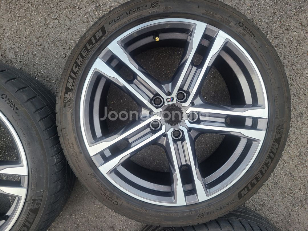 BMW 819M 18인치 2254518 휠타이어 팝니다--1