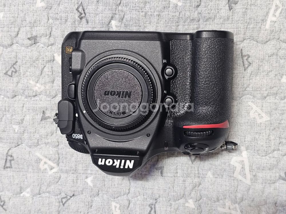 니콘 D850 신품급 팝니다--1