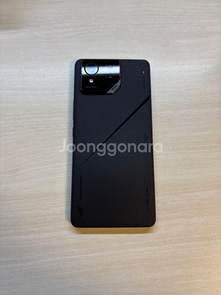 Asus 로그폰 8 프로 16/512 게이밍폰 팝니다.--2