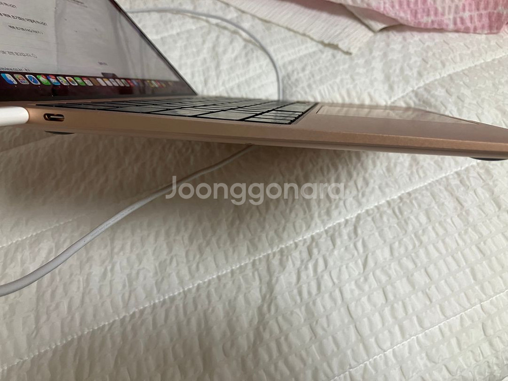 맥북에어 M1(256GB) 8GB 로즈골드 S급 팝니다--3