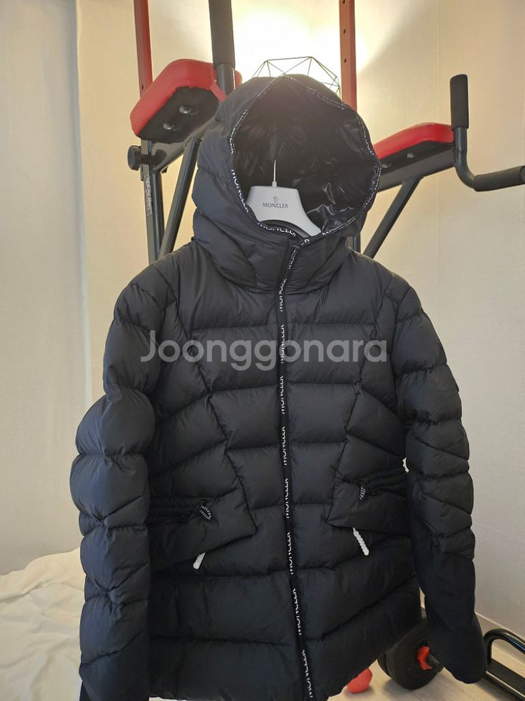 몽클레어 시탕 쇼트 패딩 블랙 4사이즈--1