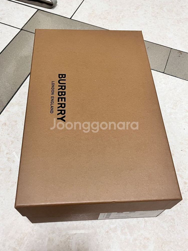 버버리스니커즈 남자270--7