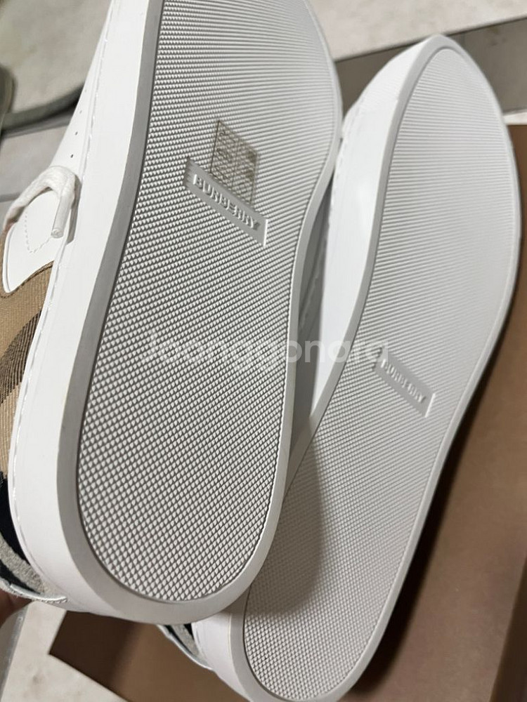 버버리스니커즈 남자270--5