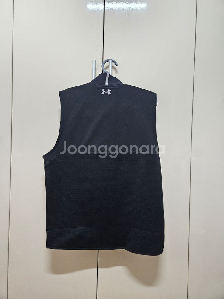 언더아머 남성 기능성조끼 정품(새상품) 사이즈 L--1