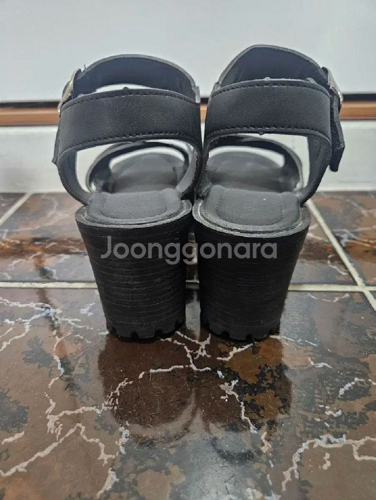 여성 중고신발 팔아요 (230mm)--6