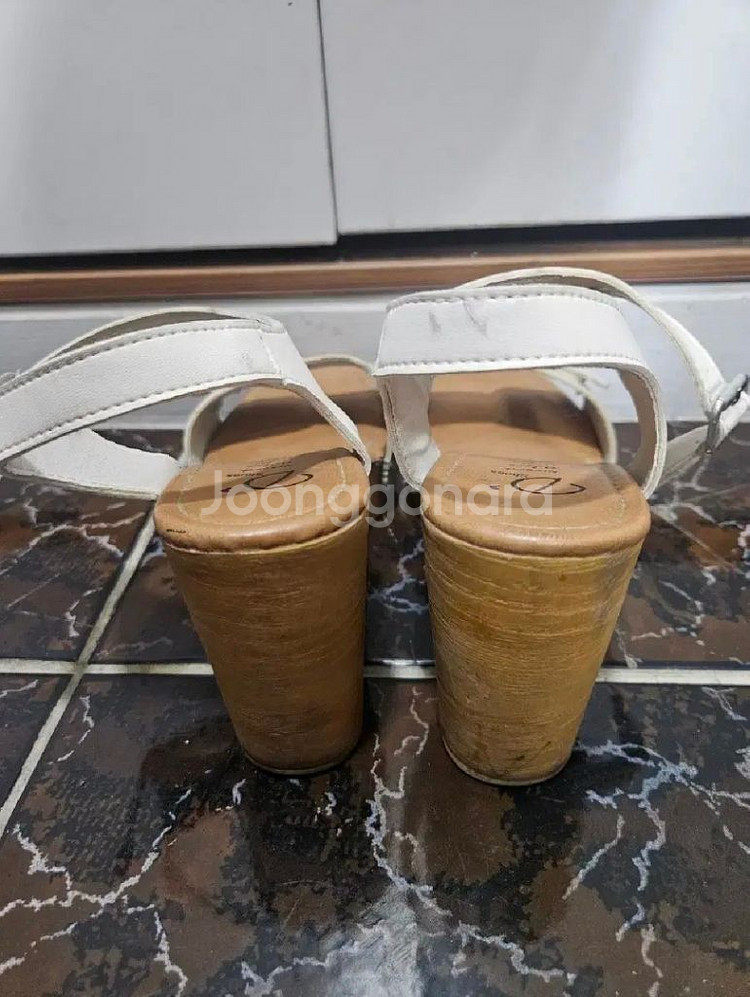 여성 중고신발 팔아요 (230mm)--9