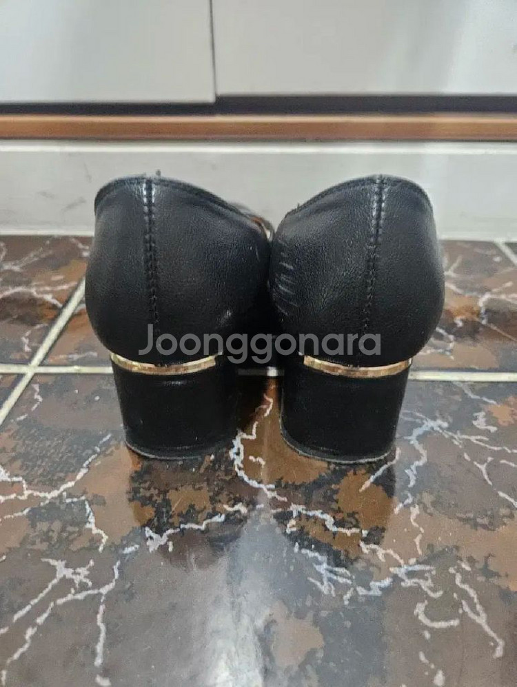 여성 중고신발 팔아요 (230mm)--9