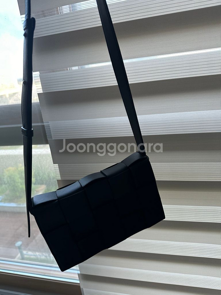 보테가베네타 카세트백(블랙)--2