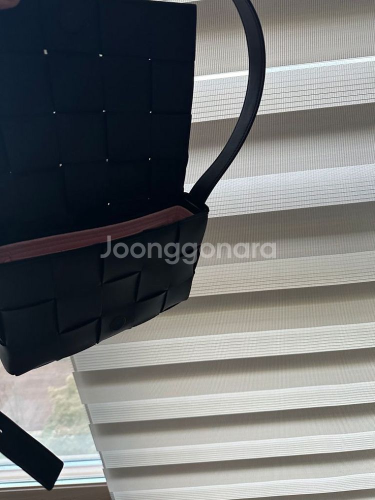 보테가베네타 카세트백(블랙)--3