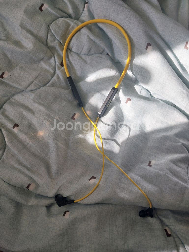 밥쇽 무선 이어폰 팝니다--1