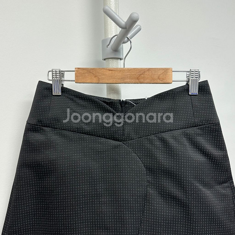 엠포리오 아르마니 절개 디자인 도트 스커트--1