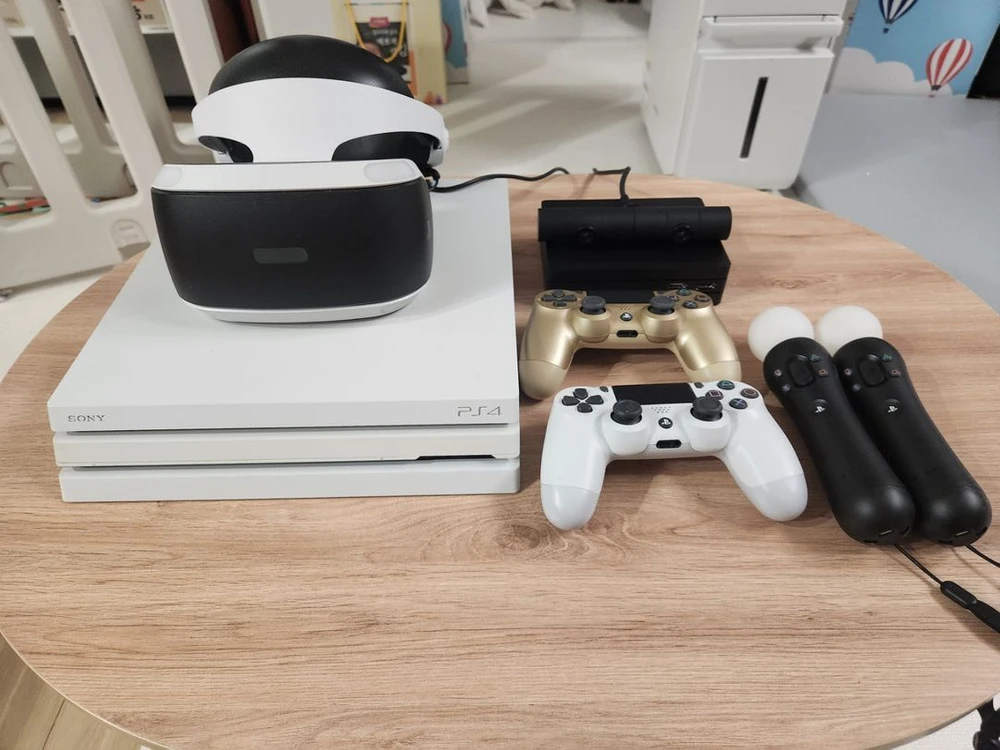 플스4 프로 + VR 풀셋트 팝니다. 이미지