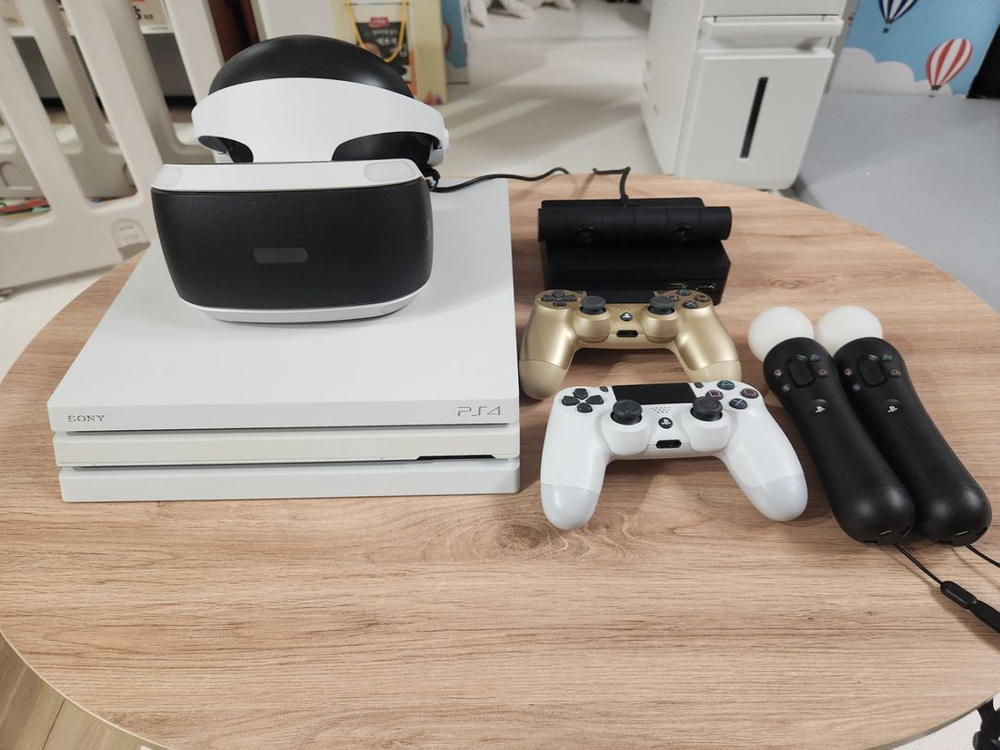 플스4 프로 + VR 풀셋트 팝니다. 이미지