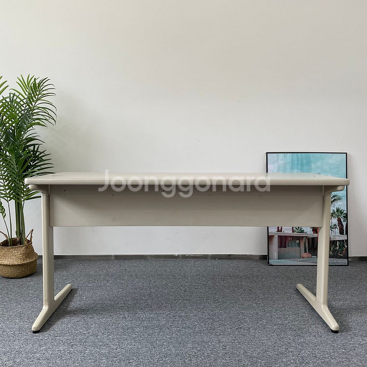 허먼밀러 액션오피스 빈티지데스크 150cm--1