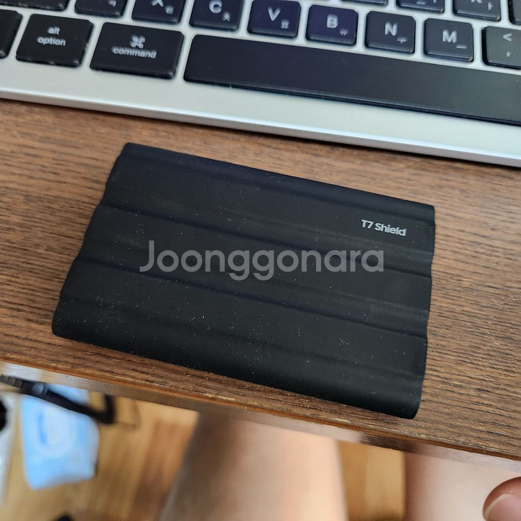 삼성 t7 shield 2tb 보증 25년 10월--1