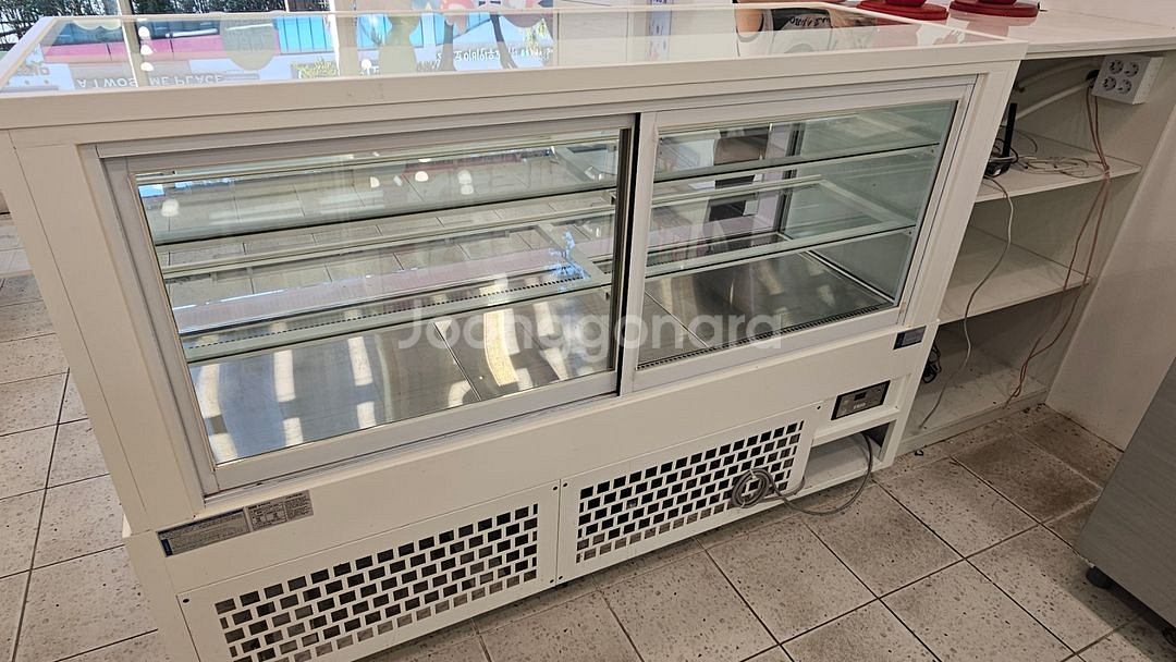 쇼케이스 1800 화이트--1