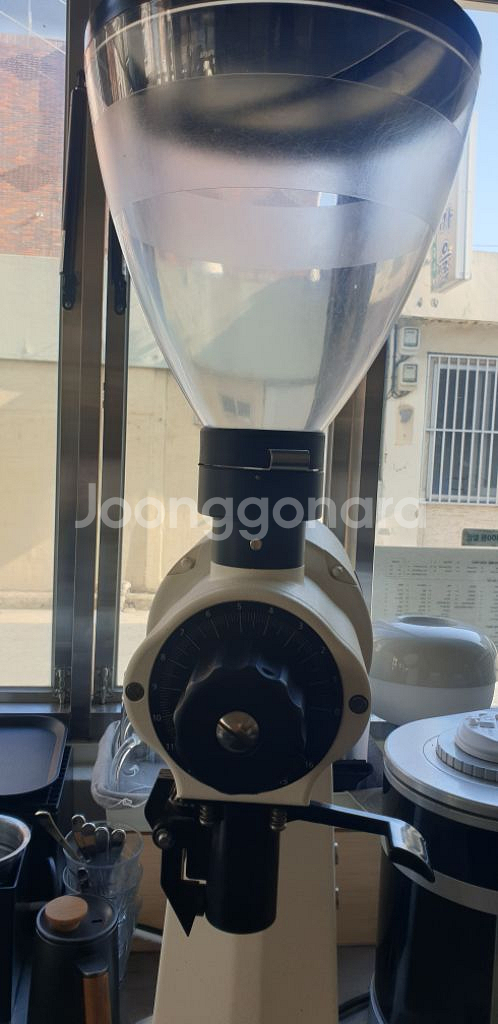 말코닉 ek43 롱바디 화이트 팝니다.1년사용--1