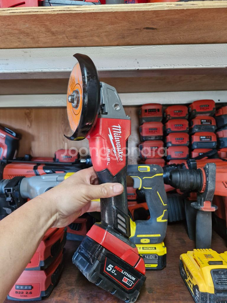 밀워키충전그라인더 M18 FSAG 125X.5인치 배터--7