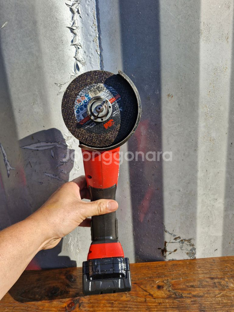 밀워키충전그라인더 M18 FSAG 100X배터리포함.3--9