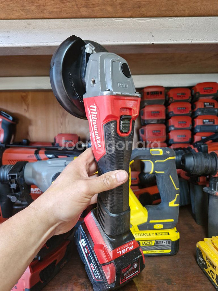 밀워키그라인더 M18 FSAG100X.5인치배터리포함4--5