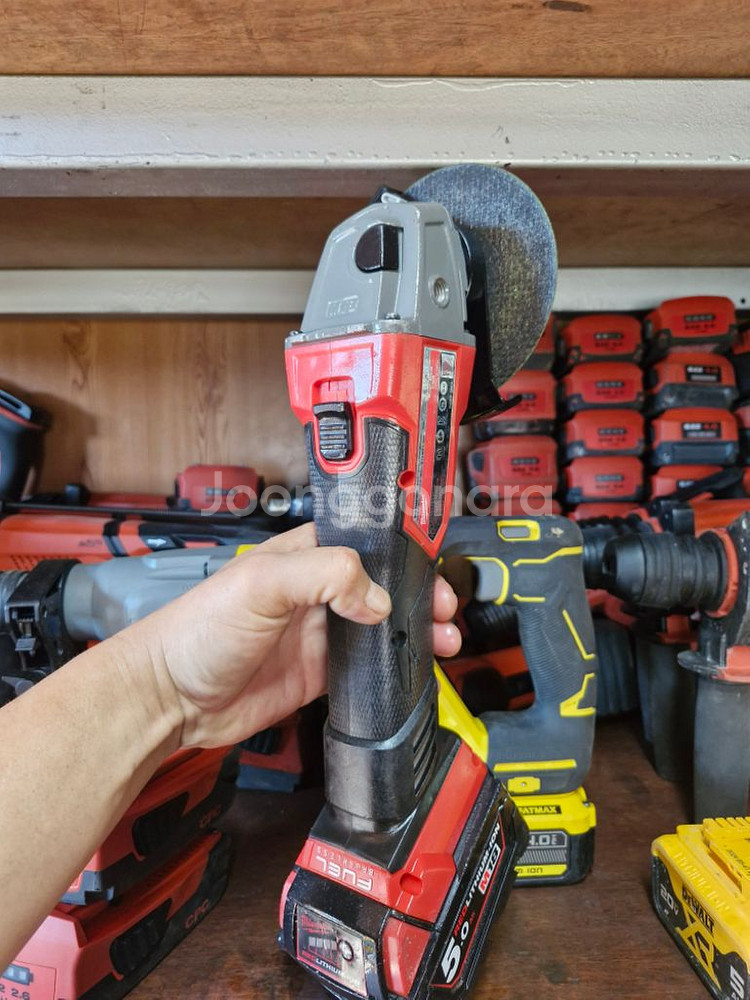 밀워키그라인더 M18 FSAG100X.5인치배터리포함4--6