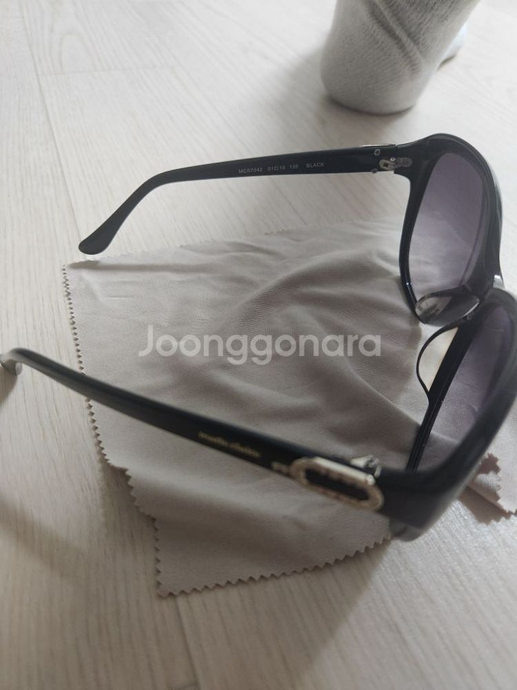 마리끌레르 선글라스 팔아요! 정품입니다!--2