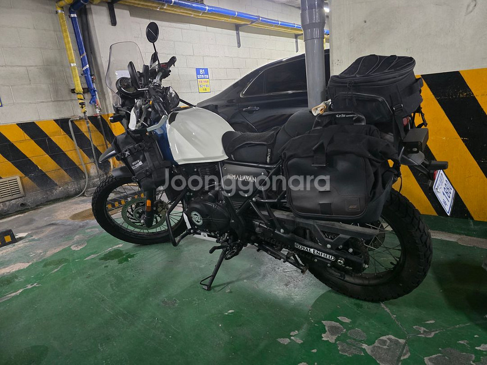 로얄엔필드 히말라얀 팝니다.--6