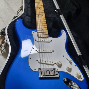 미펜(fender made in usa)일렉기타 팔아요