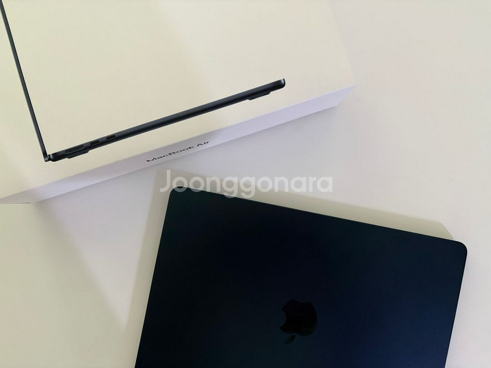 Apple M2칩 탑재 13.6형 MacBook Air--1