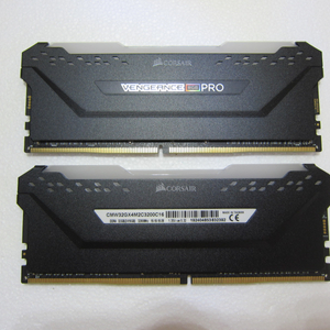 커세어 DDR4-3200 VENGEANCE 16Gx2